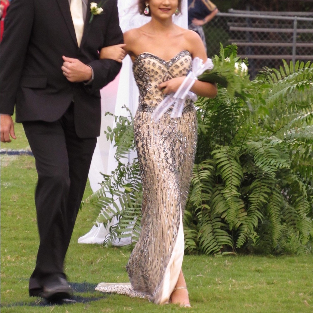 🌟Primavera Gown/Dress🌟 - Picture 9 of 9